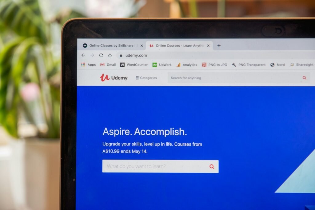 tools and resources to make money from laptop